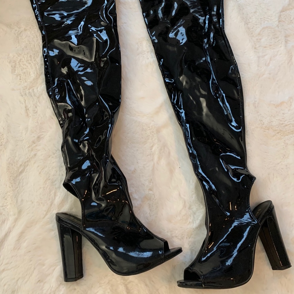 🤩 Pleather thigh high boots 🤩